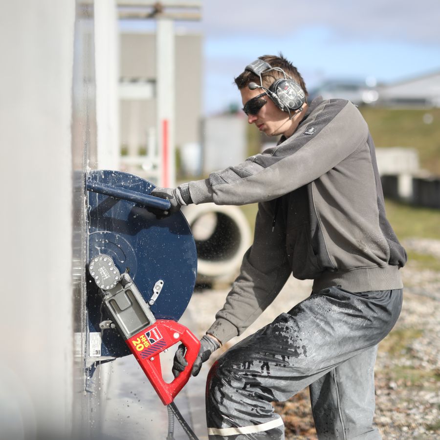 HYCON HCS20 Power Drive Hydraulic Hand Saw - Image 2